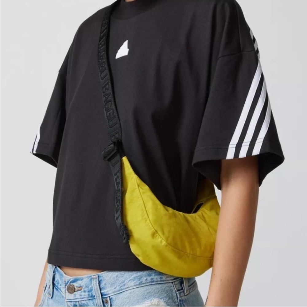 NWT Baggu Mini Crescent Bag Sour Urban Outfitters - Picture 4 of 8